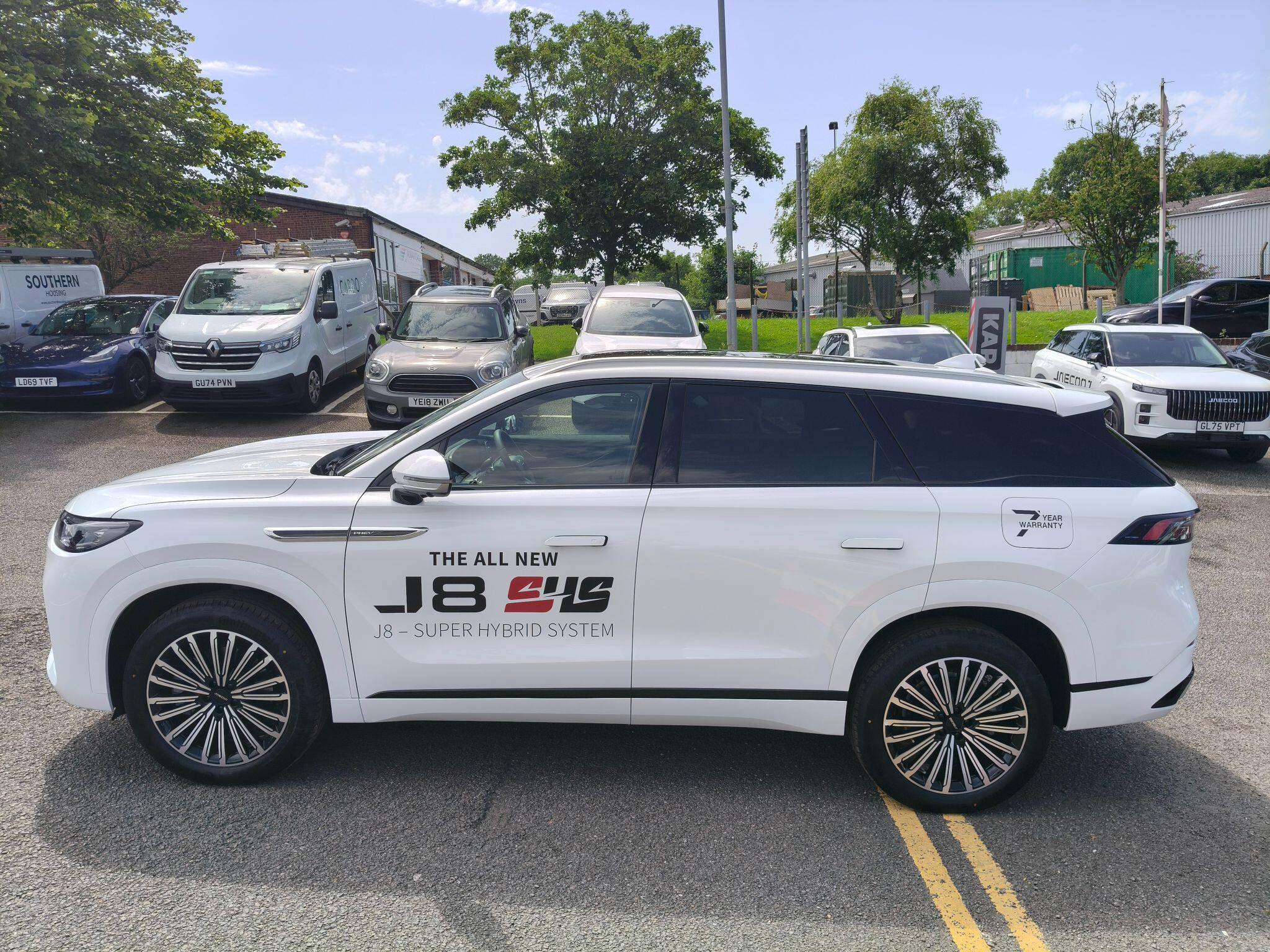 Large vehicle image